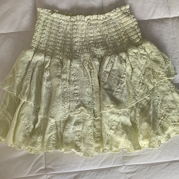 Vici ruffled skirt with LoveShackFancy vibes. - Picture 4 of 5